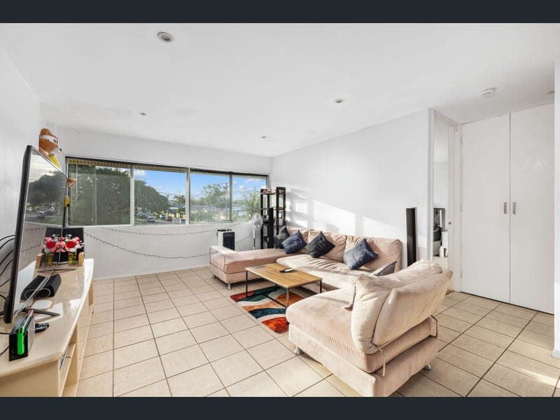 5/183 Nursery Rd, Holland Park West — photo 1 of 5