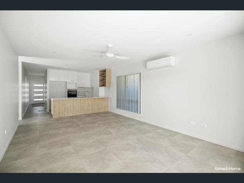 8/84 Exeter Street, Torquay — photo 1 of 5