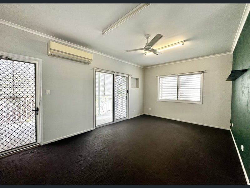 41 CLEMENTS Street, Moranbah — photo 1 of 5
