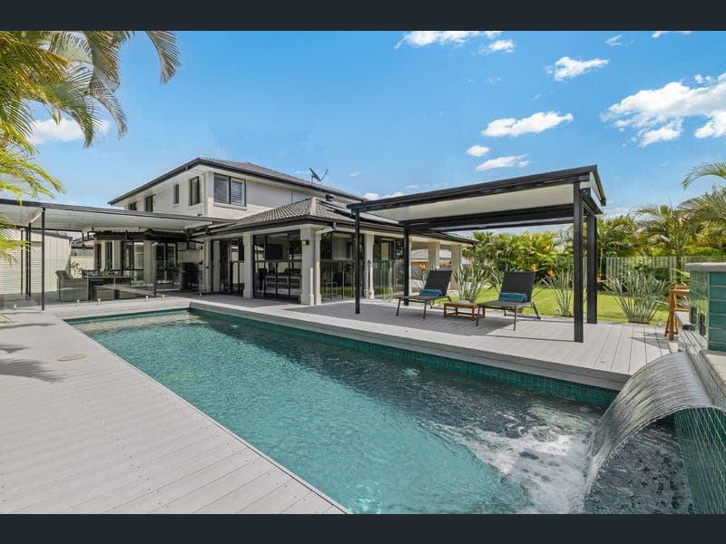 9 Wallaby Circuit, Pelican Waters — photo 1 of 5