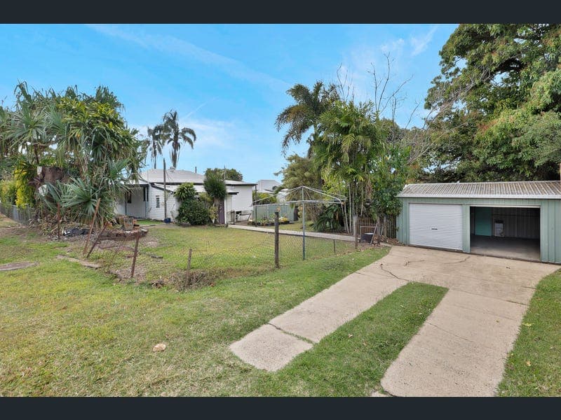 29 Leslie Street, Sarina — photo 1 of 5