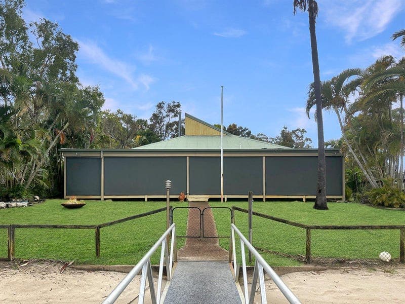 14 Livistona Court, South Stradbroke — photo 1 of 5