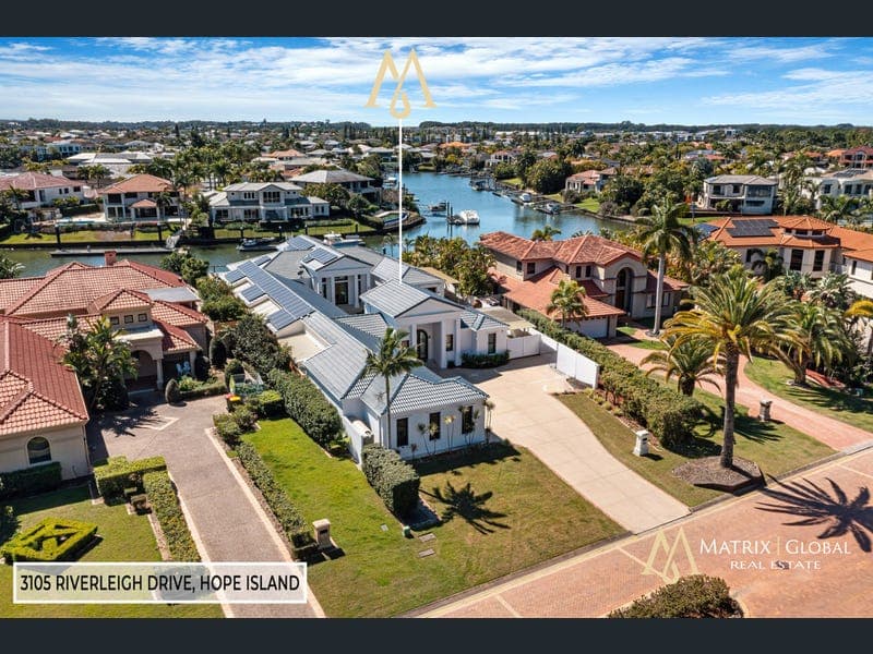 3105 Riverleigh Drive, Hope Island — photo 1 of 5