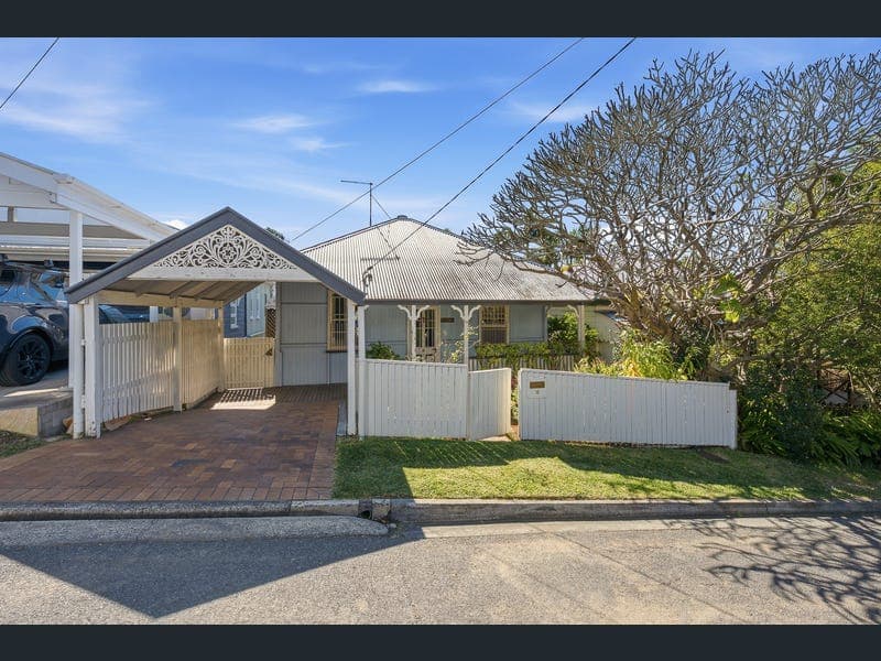 12 Pleasant Street, Red Hill — photo 1 of 5