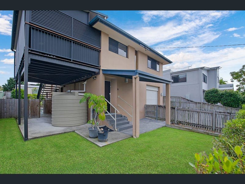 21 Hardwick St, Wynnum West — photo 1 of 5