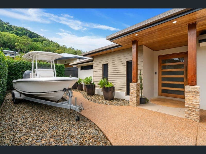 28 Catamaran Circuit, Trinity Beach — photo 1 of 5