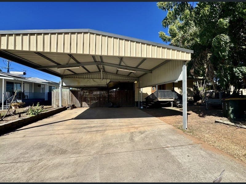 12 KANGAROO Drive, Moranbah — photo 1 of 5