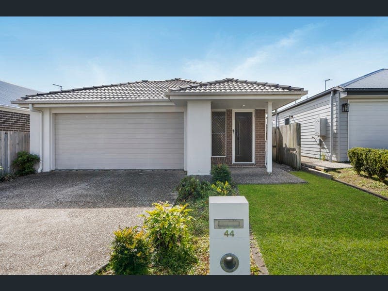 44 Hilary Street, Morayfield — photo 1 of 5