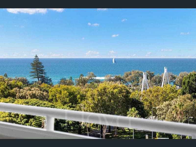 37/12 Commodore Drive, Surfers Paradise — photo 1 of 5