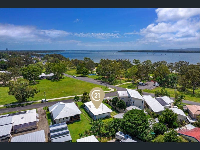 6 Gar Street, Tin Can Bay — photo 1 of 5