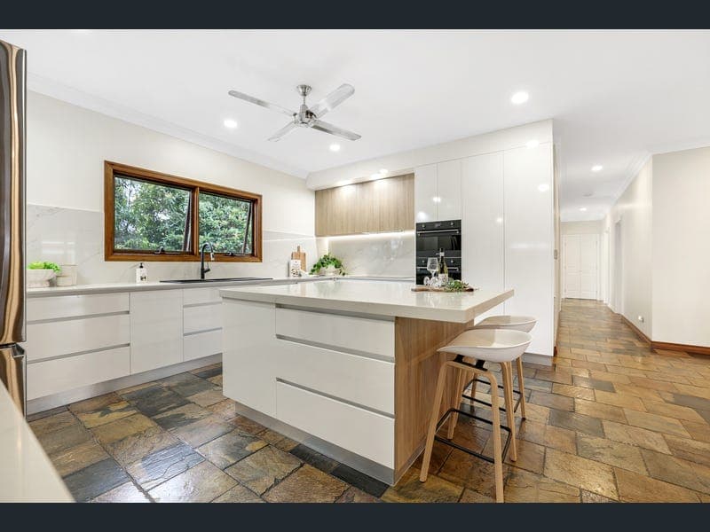 3 Clearwater Street, Freshwater — photo 1 of 5