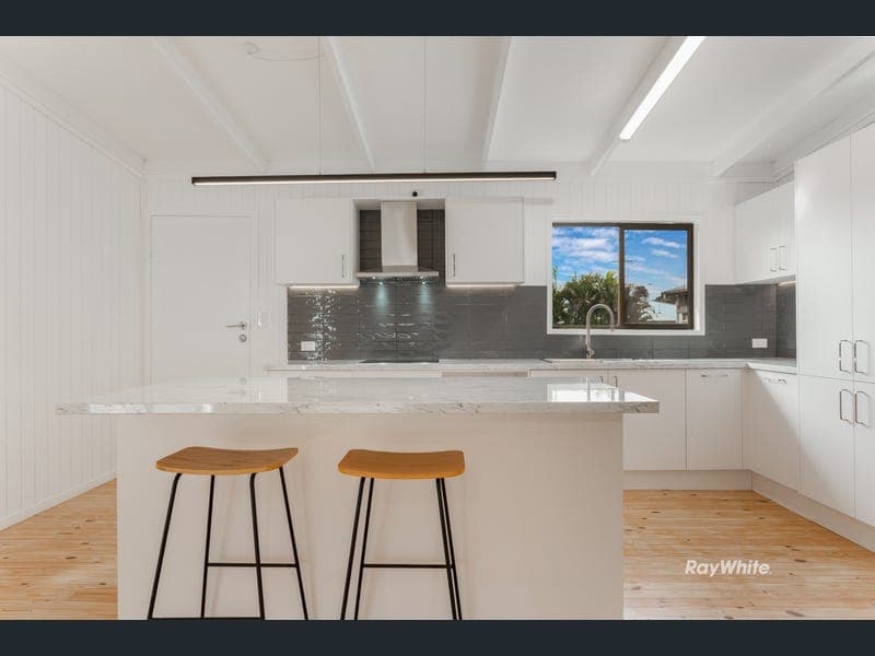 130 Robertson Road, Silkstone — photo 1 of 5