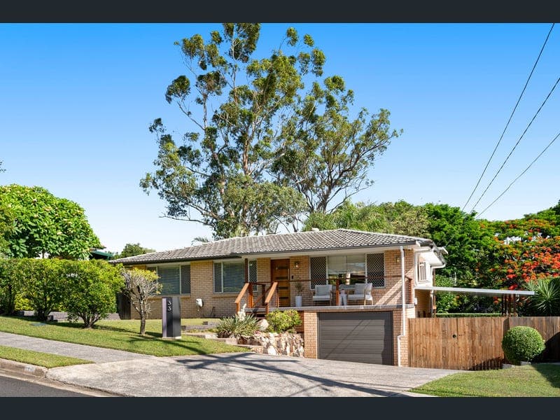 33 Jeanette Avenue, Springwood — photo 1 of 5