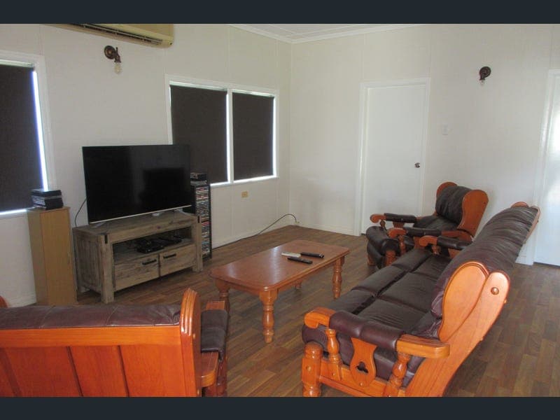 11 Walton Street, Meandarra — photo 1 of 5