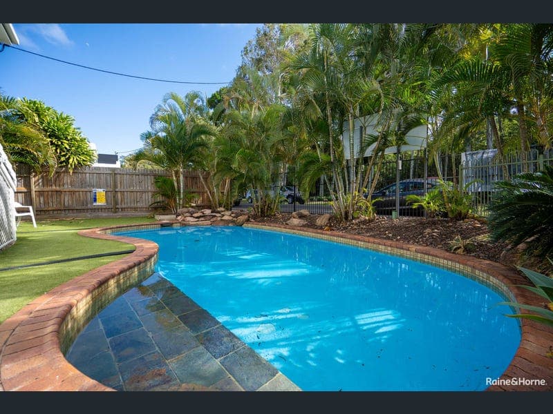 405 Esplanade, Torquay — photo 1 of 5