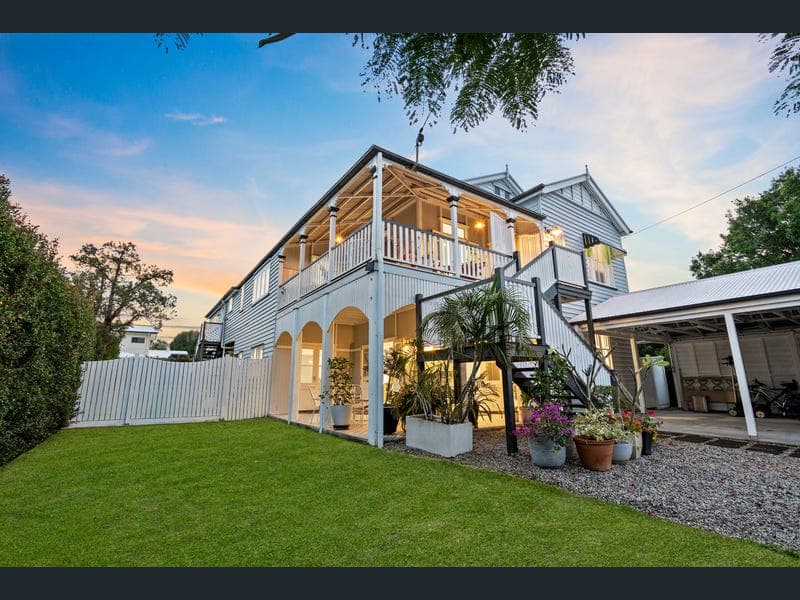 10 Bushing Street, Wynnum West — photo 1 of 5