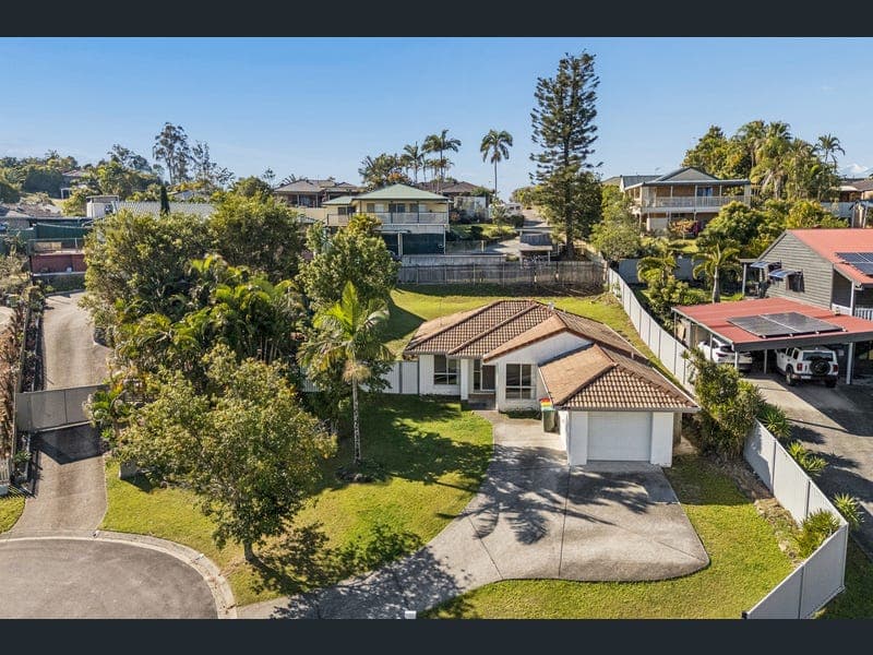 19 Mona Court, Oxenford — photo 1 of 5