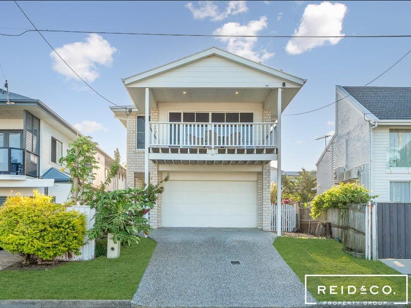 7 Whytecliffe Parade, Woody Point — photo 1 of 5