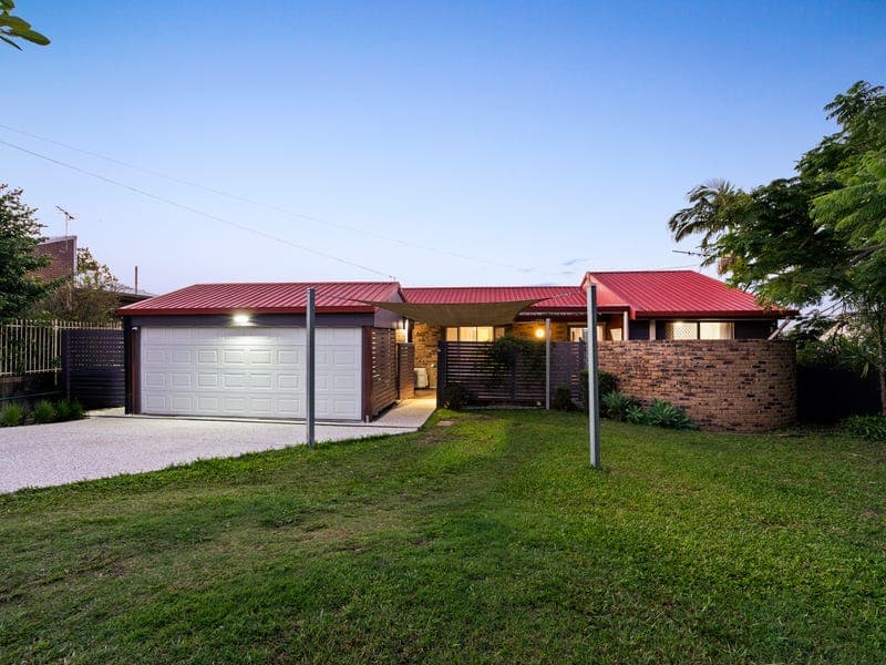 4 Squires Street, Sunnybank Hills — photo 1 of 5