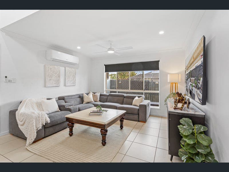 22 Twickenham Place, Bald Hills — photo 1 of 5