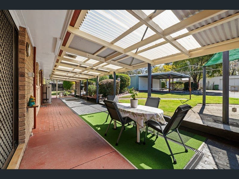 33 Porteus Road, Withcott — photo 1 of 5