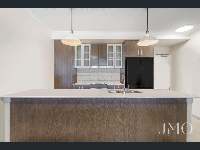 404/8 Waverley Street, Southport — photo 1 of 5