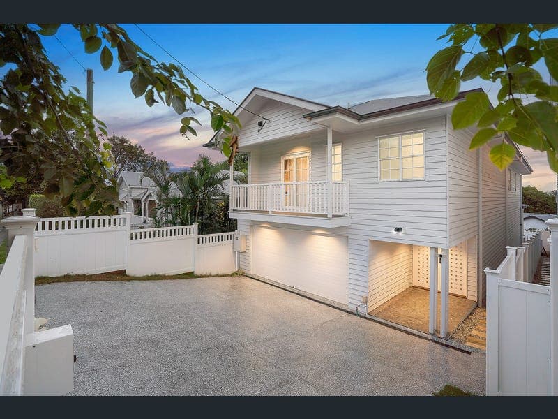 133 Maygar Street, Windsor — photo 1 of 5