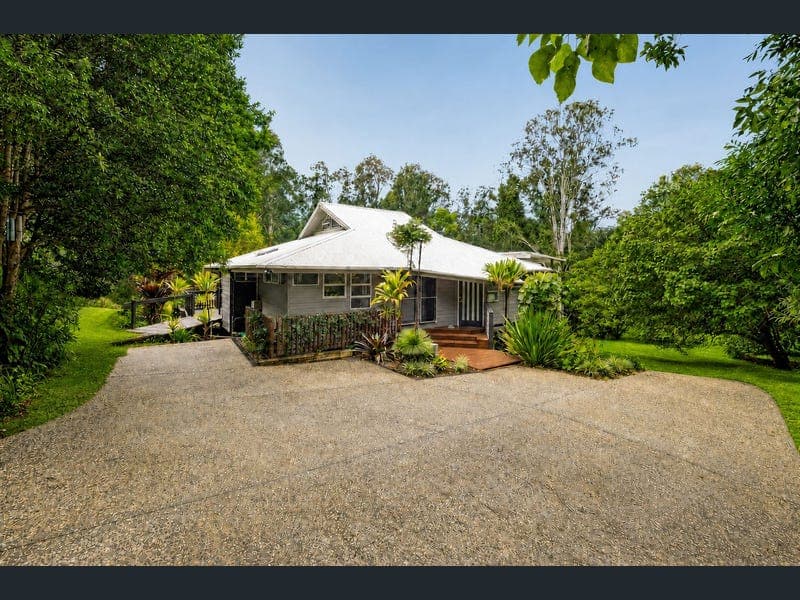 15 Vores Road, Whiteside — photo 1 of 5