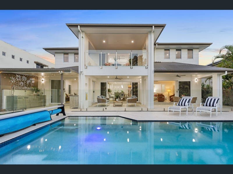 33 The Peninsula, Helensvale — photo 1 of 5