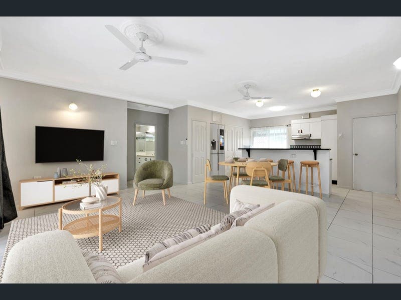 2/9 Varese Street, Woree — photo 1 of 5