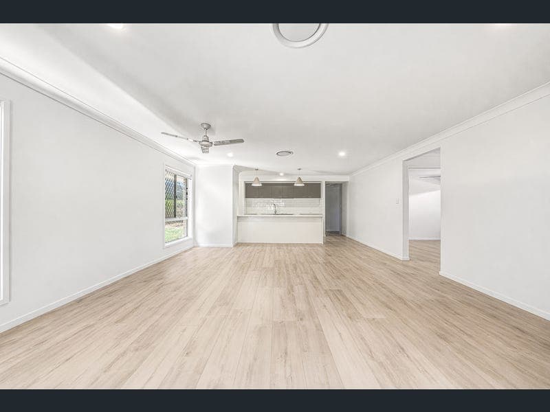 23 Logrunner Circuit, Palmview — photo 1 of 5