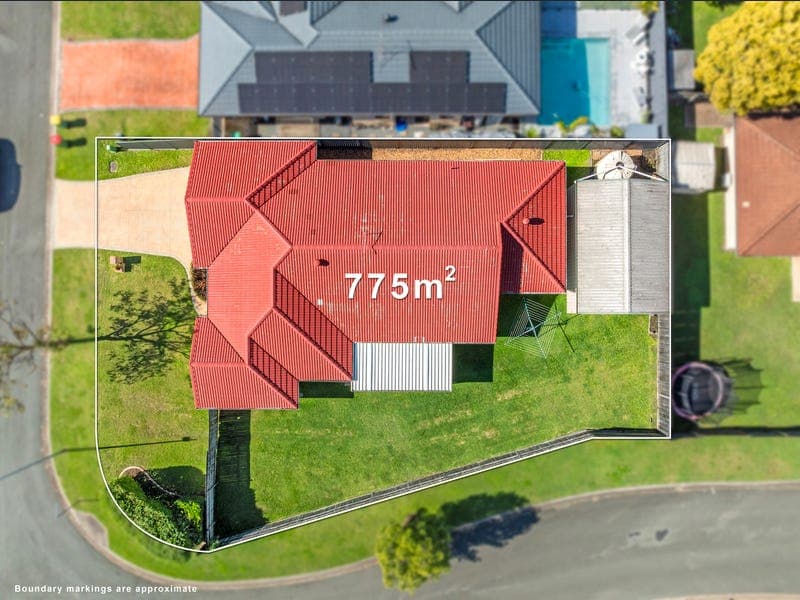 1 Pentland Close, Birkdale — photo 1 of 5