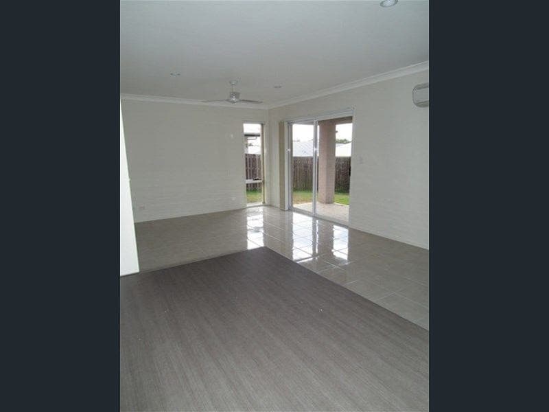 1 AZURE WAY, Coomera — photo 1 of 5