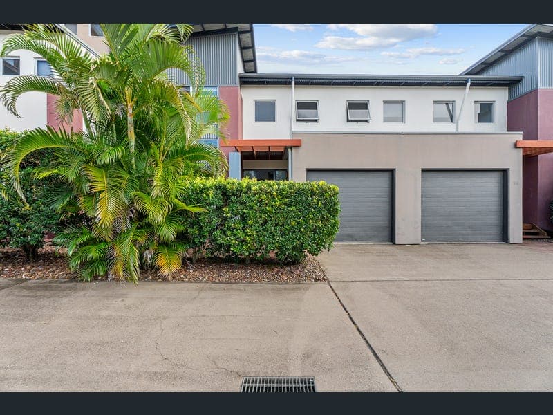 36/80 Moolyyir Street, Urangan — photo 1 of 5