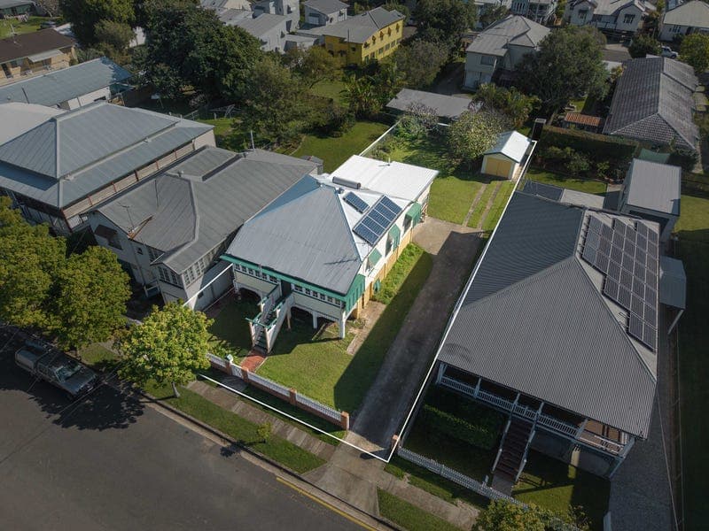 38 Fourth Avenue, Sandgate — photo 1 of 5
