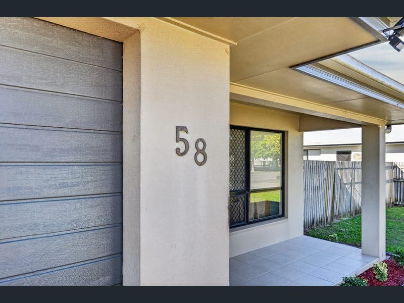 58 Shoalmarra Drive, Mount Low — photo 1 of 5