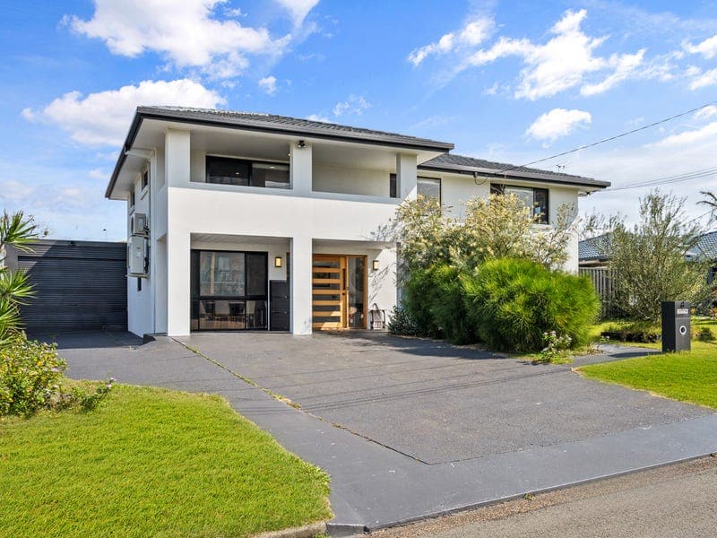 4 Linda Street, Birkdale — photo 1 of 5