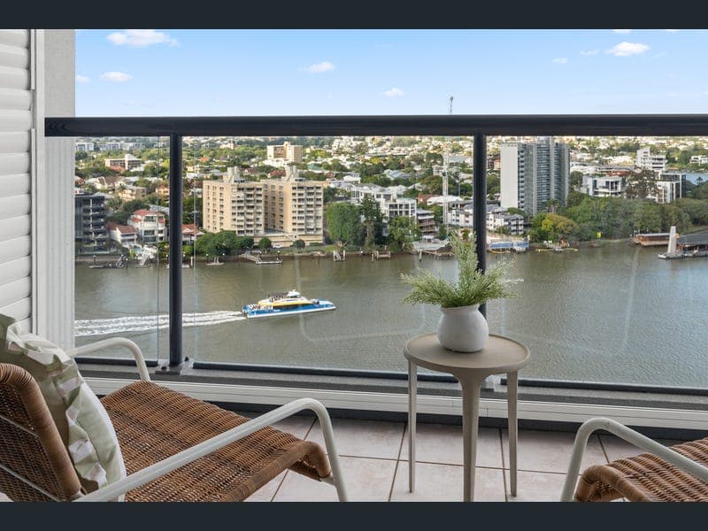 45/30 O'Connell Street, Kangaroo Point — photo 1 of 5