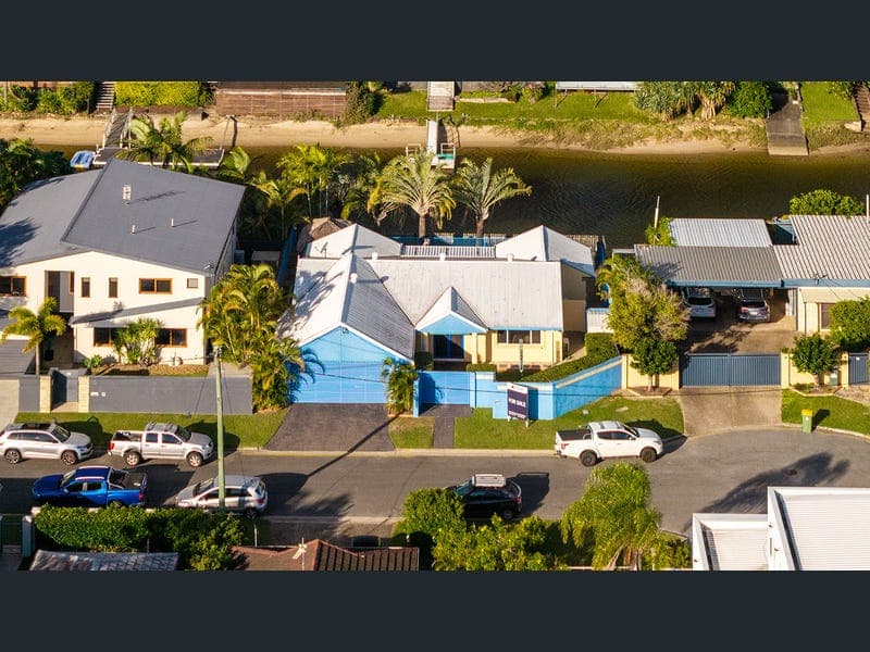 22 Flamingo Key, Broadbeach Waters — photo 1 of 5