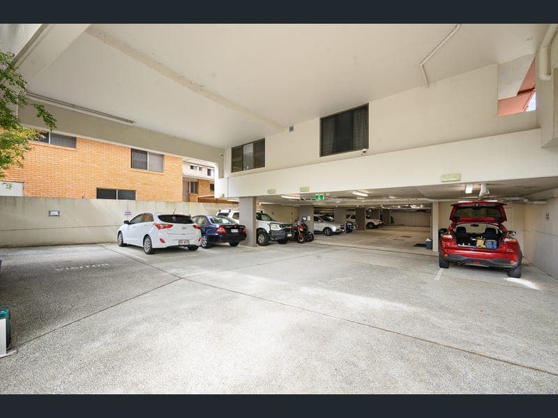 3/20 Lawson Street, Southport — photo 1 of 5