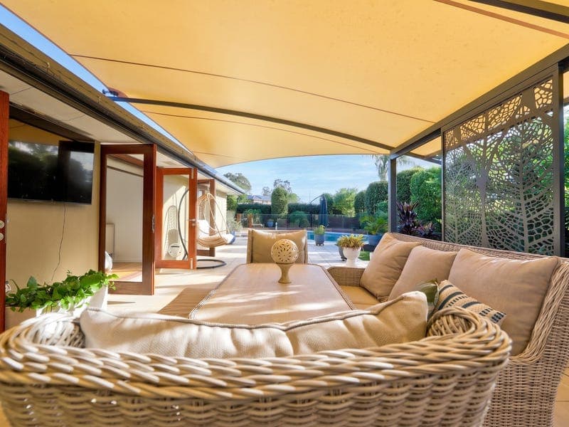 4 Ben Buckler Court, Robina — photo 1 of 5