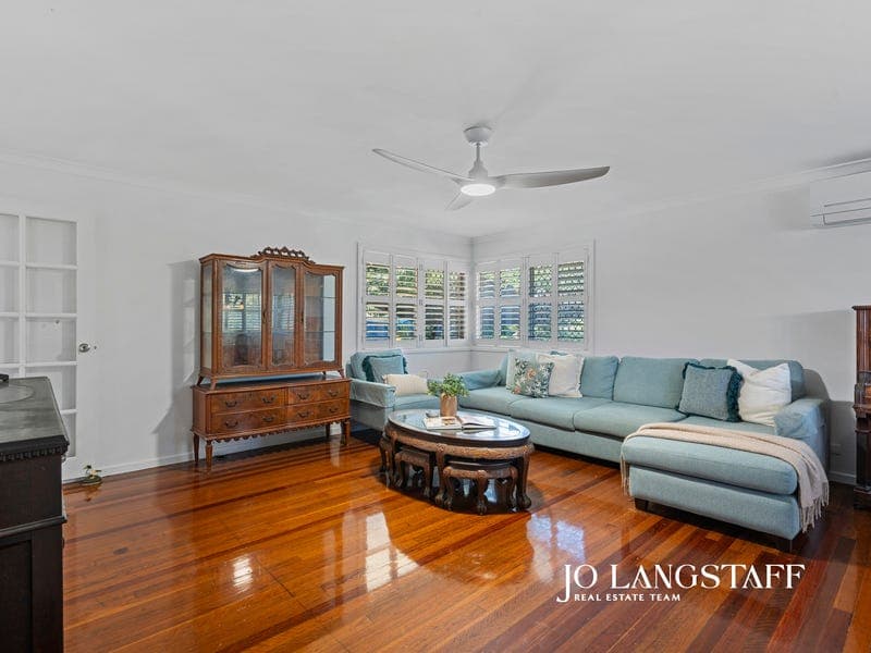 3 Kingussie Street, Kenmore — photo 1 of 5