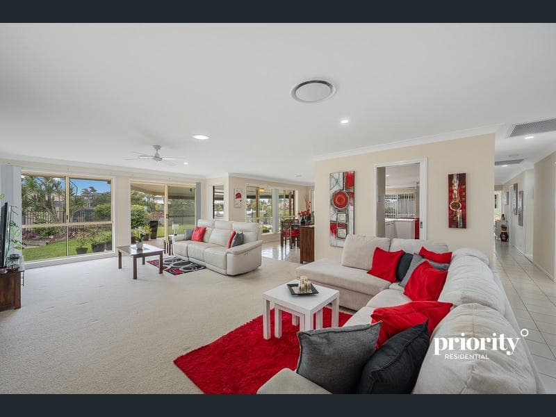 17 Azalea Drive, Bongaree — photo 1 of 5