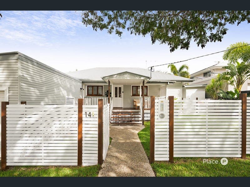 141 Dahlia Street, Cannon Hill — photo 1 of 5