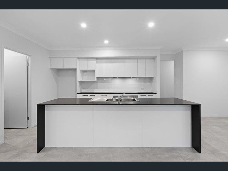 4 Arafura Avenue, Loganholme — photo 1 of 5