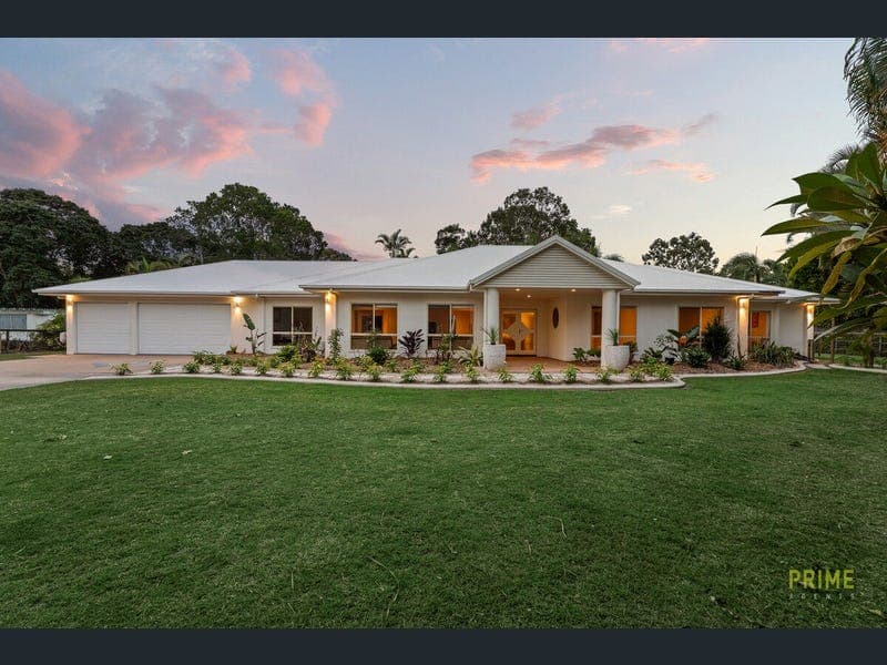 15 Caryota Court, Dundowran Beach — photo 1 of 5