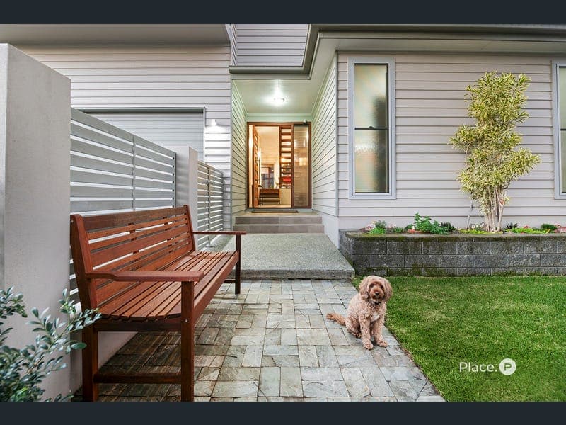 46 Livingstone Street, Yeerongpilly — photo 1 of 5