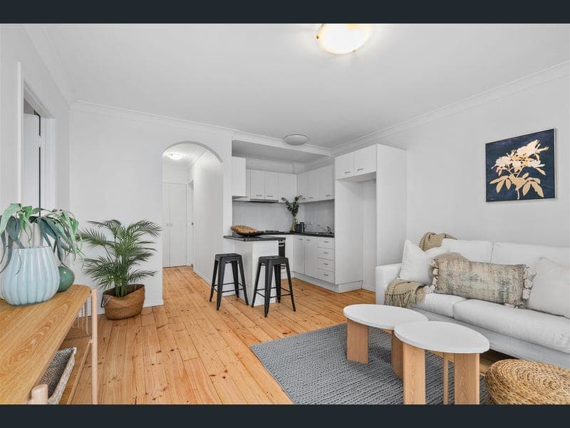 3/88 Cleveland Street, Stones Corner — photo 1 of 5