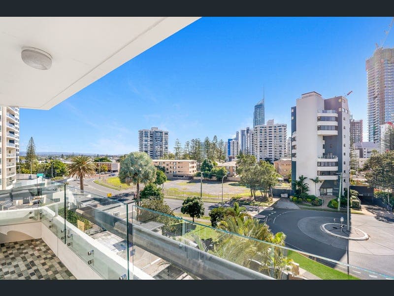 15/3 Old Burleigh Road, Surfers Paradise — photo 1 of 5
