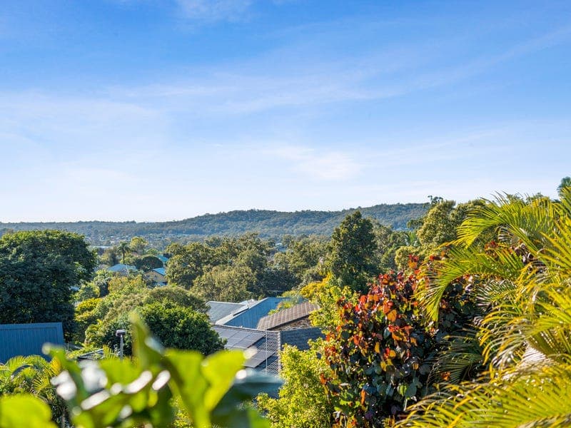4 Potter Lane, Carina Heights — photo 1 of 5